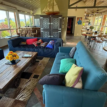Spacieuse Avec Terrasse Et Jardin, Animaux Et Parking Admis Сasa de vacaciones Lugrin